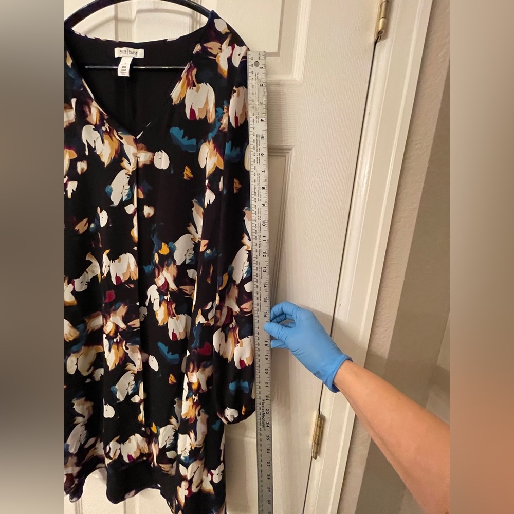 White House Black Market Abstract Floral Keyhole Sleeve Dress | Size 6 - Picture 8 of 13